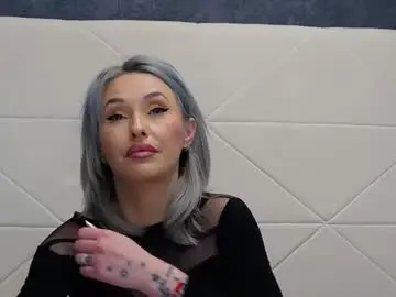 Chaturbate Live Sex Cam of issasmyth