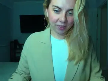 Chaturbate Live Sex Cam of winter_miracle