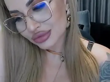 Chaturbate Live Sex Cam of lovelyblondyxxx