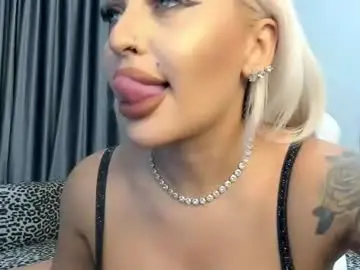 Chaturbate Live Sex Cam of lovelyblondyxxx