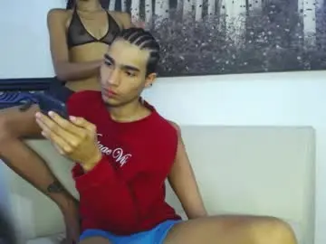 Chaturbate Live Sex Cam of sarahot111_