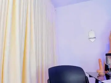Chaturbate Sex Cam of laura__martiinez