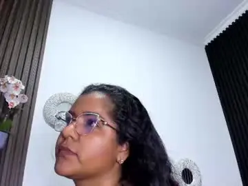 Chaturbate Adult Webcam of mommy_huge_ass