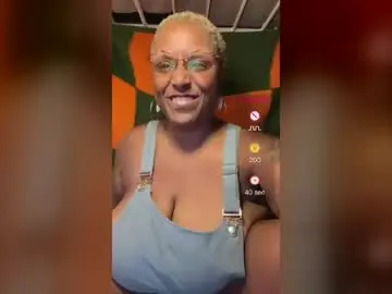 Chaturbate Best live sex cam show of naomigiirl6