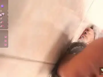 Chaturbate Nude Webcam of esmeraldagracee