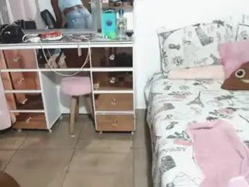 Chaturbate Watch Live Sex Cams of kiara_kaneel_40