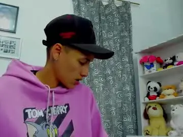 Chaturbate Live Sex Cam of megan_and_clohe