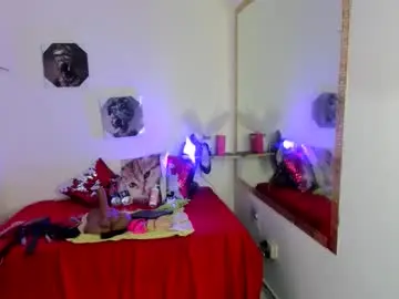 Chaturbate Watch Live Sex Cams of dulce_luna_small