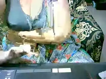 Chaturbate Live Sex Cam of crezybhabihot