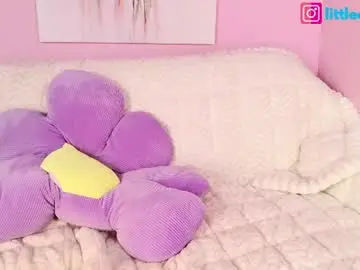 Chaturbate Adult Video Chat of little_effy18_