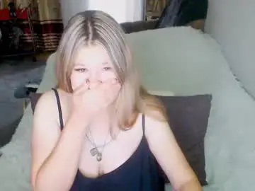 Chaturbate Live Sex Cam of angeldemongirl