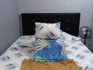 Chaturbate Live Sex Cam of caro_milf_