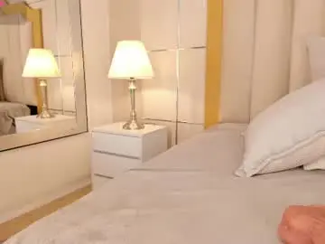 Chaturbate Live Sex Cam of tahliamoreau