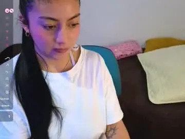 Chaturbate Best live sex cam show of pau_cute19