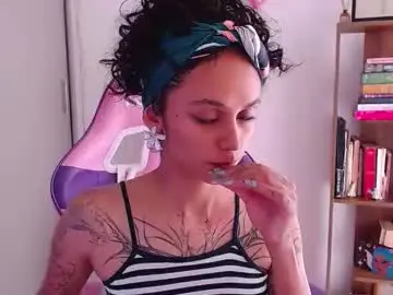 Chaturbate Best live sex cam show of bluee_v