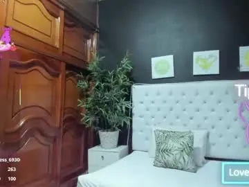 Chaturbate Live Porn of ebony_katterin