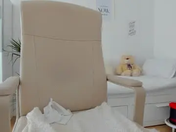 Chaturbate Live Sex Cam of bubbledoll7