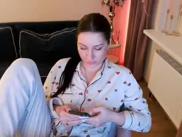 Chaturbate Live Sex Cam of heaven_chloe