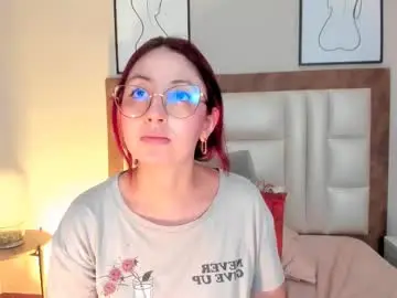 Chaturbate Live Sex Cam of emilyywatson
