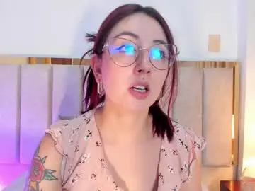 Chaturbate Adult Webcams of emilyywatson