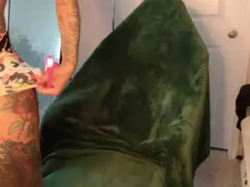 Chaturbate Live Sex Cam of butterflybootyy