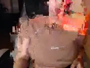 Chaturbate Live Sex Cam of shopie_hank