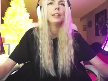 Chaturbate Live Sex Cam of tinykylie