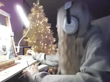 Chaturbate Live Sex Cam of tinykylie