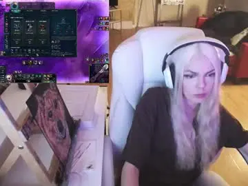 Chaturbate Best live sex cam show of tinykylie