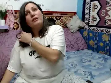 Chaturbate Free Porn Cam of adelineblueeyes