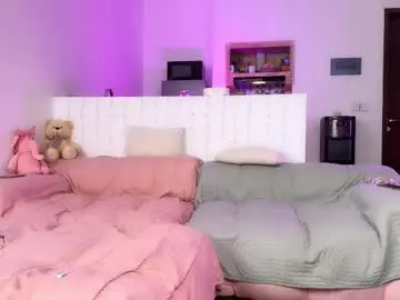 Chaturbate Live Sex Cam of elena_rosss