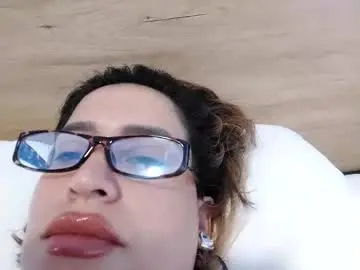 Chaturbate Live Sex of submissivelatintight18