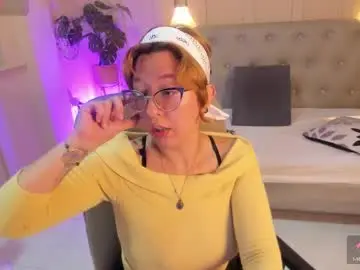 Chaturbate Live Sex Cam of chloerossee