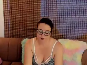 Chaturbate Live Sex Cam of ariana_cross_