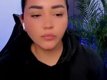 Chaturbate Live Sex Cam of lucia_star_