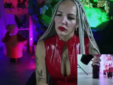 Chaturbate Live Sex Cam of monicamaxwel