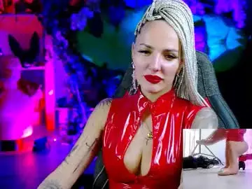 Chaturbate Live Sex Cam of monicamaxwel