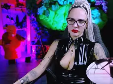 Chaturbate Best live sex cam show of monicamaxwel