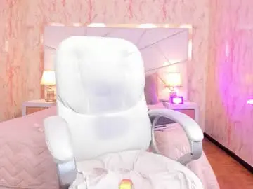 Chaturbate Live Sex Cam of emilywhinfre