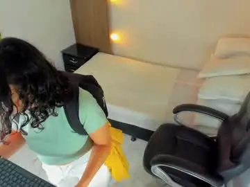 Chaturbate Free Porn Cam of renata_saenz01