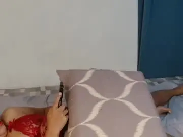 Chaturbate Adult Video Chat of petite_pinay8