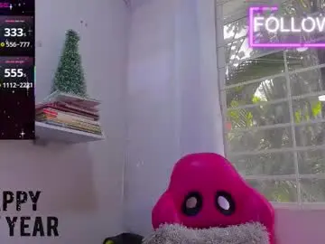 Chaturbate Live Sex Cam of psique_naughty2