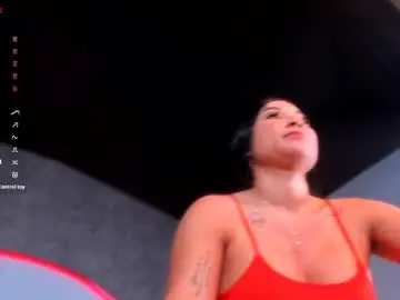 Chaturbate Live Sex Cam of reiinachloe