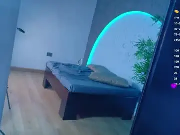 Chaturbate Live Sex Cam of reiinachloe