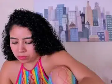 Chaturbate Free Live Porn of thara25