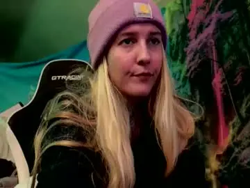 Chaturbate Live Sex Cam of candismiths