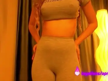 Chaturbate Live Sex Cam of poppybloopy