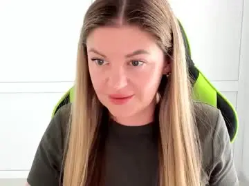 Chaturbate Live Sex Cam of madison_smile