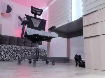 Chaturbate Live Sex Cam of miabelier_