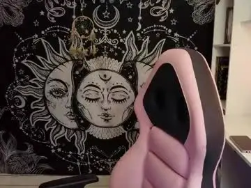 Chaturbate Free Live Porn of magic_clairewitch